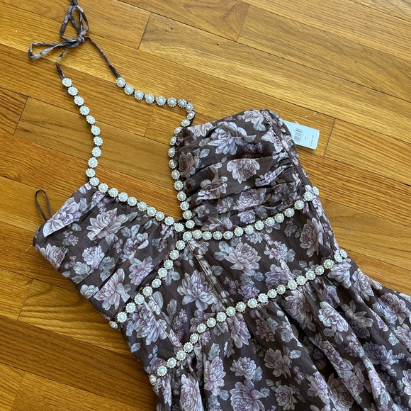 V. Chapman Scarlette Halter
Embellished Corset Organza Dress - Picture 5 of 8